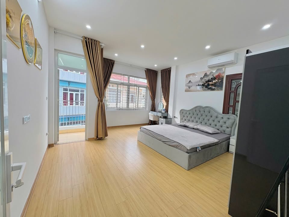 Căn hộ cho thuê tại ngõ 379 Đội Cấn, 60m² giá 9.5 triệu - Đầy đủ nội thất, tiện nghi!