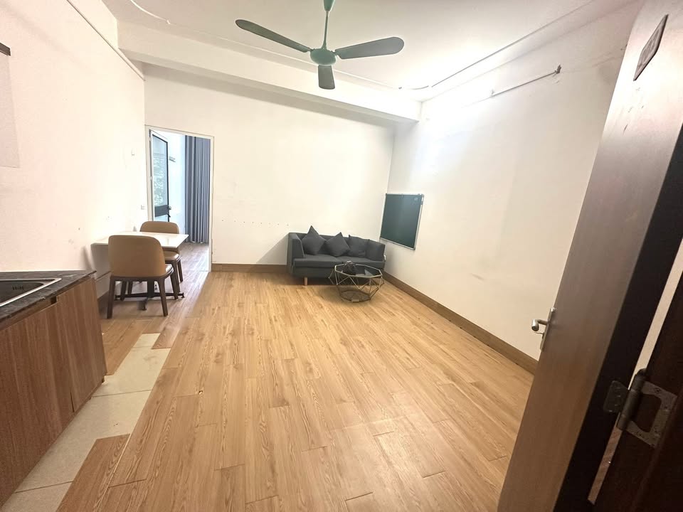 Căn hộ cho thuê tại 148 Mễ Trì Hạ 40m² giá chỉ 5.8 triệu - View cây xanh thoáng mát!