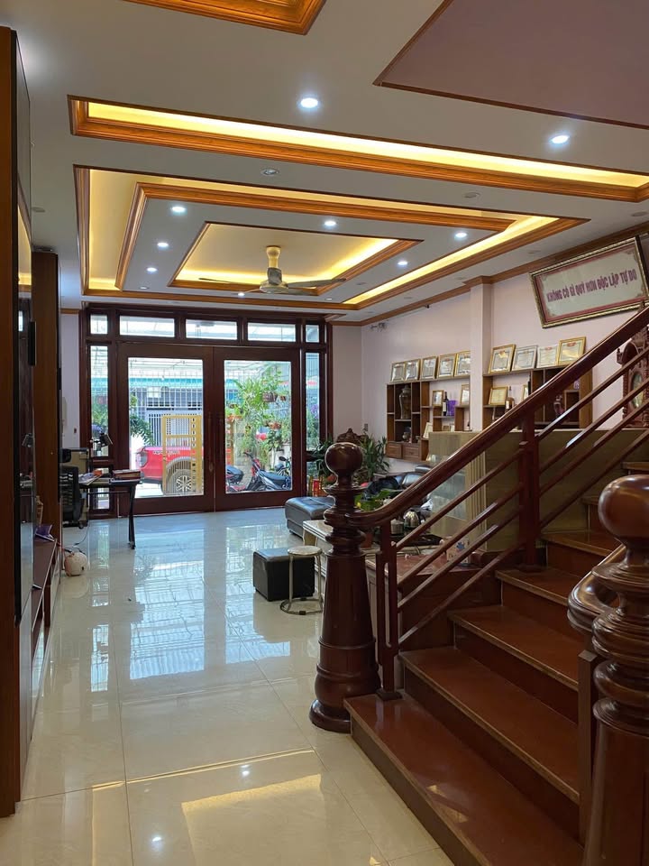 Nhà mặt phố Bắc Sơn, Lạng Sơn 131m² giá 6.2 tỷ - Nhà đẹp sẵn sàng ở ngay!