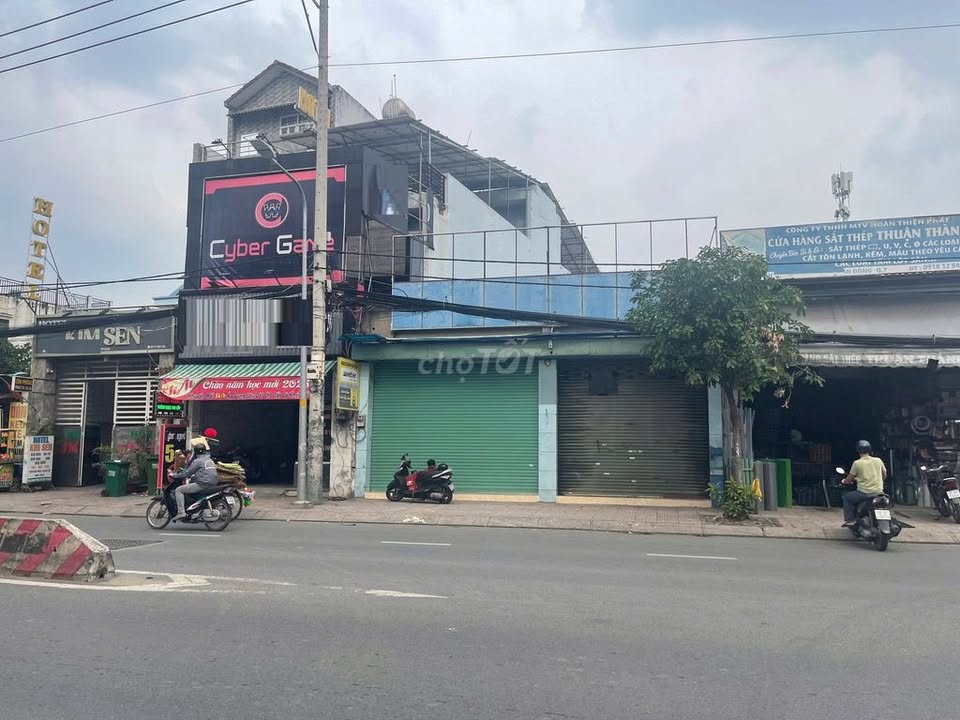 Cho thuê mặt tiền kinh doanh đường Huỳnh Tấn Phát, Q7, 279m² - Vị trí đắc địa, kinh doanh sầm uất!