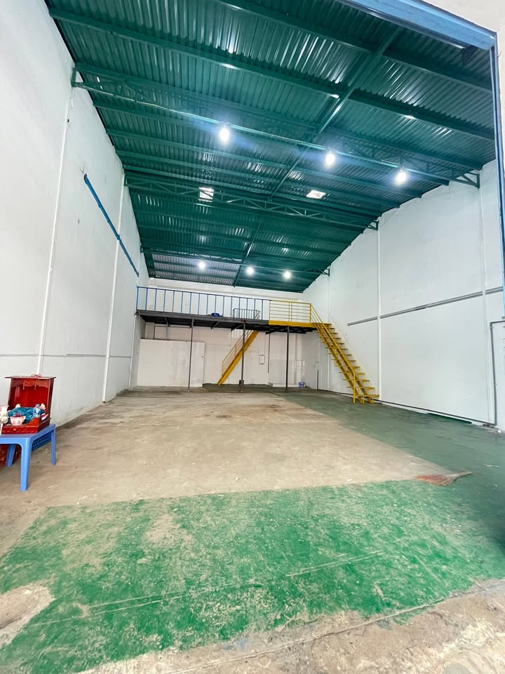Kho 250m² giá 26 triệu - Container vào tận nơi tại Bình Tân