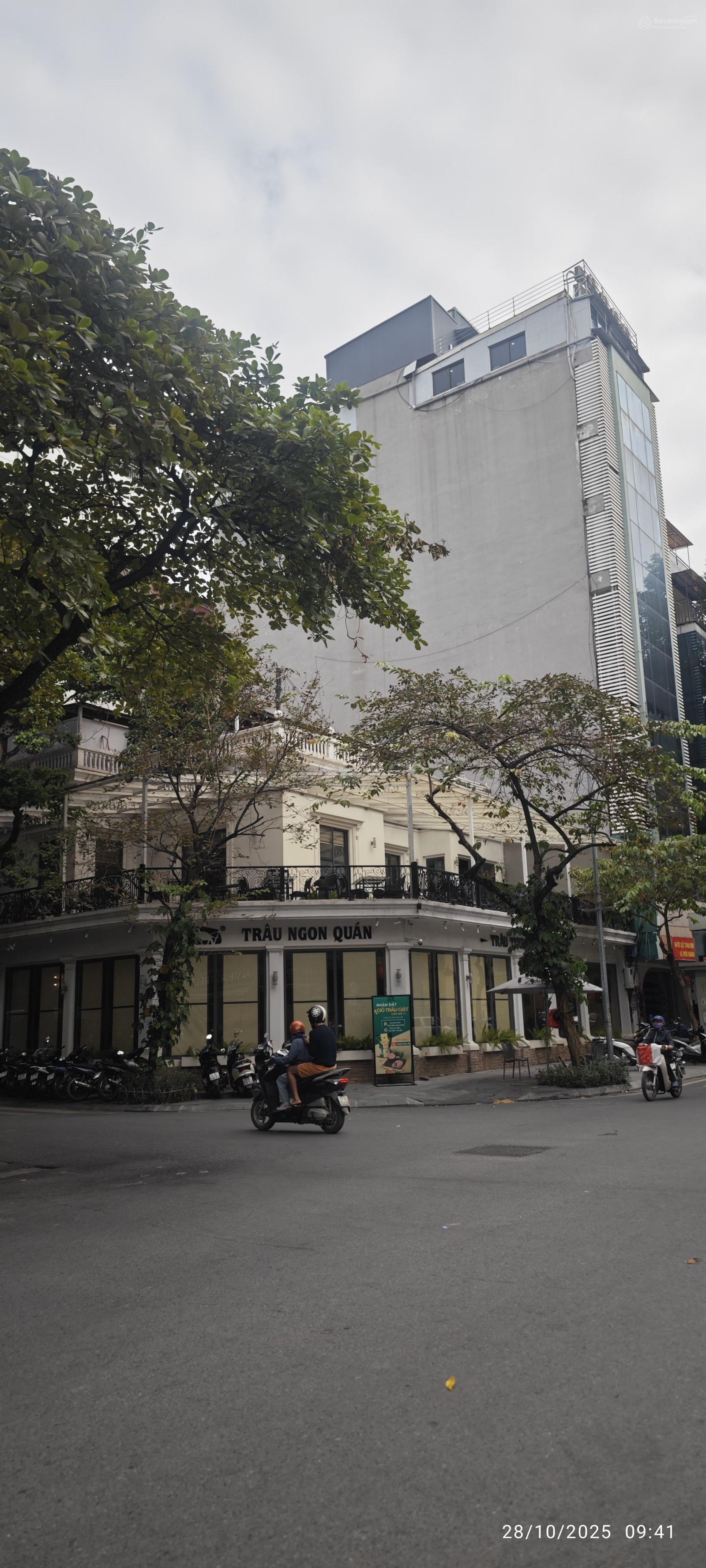 Cho thuê mặt bằng Nguyễn Khánh Toàn 400m² giá 150 triệu - Vị trí đắc địa khu ăn uống VIP!