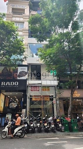 Shop thời trang 39 Đồng Khởi, Quận 1, 240m² giá 120 triệu - Mặt tiền sầm uất