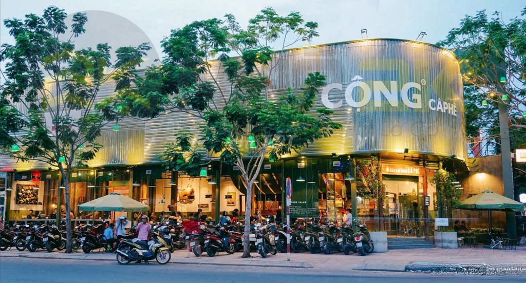 Cho thuê nhà góc 2 mặt tiền 443 Nguyễn Thị Thập, Quận 7 - Kinh doanh tự do!