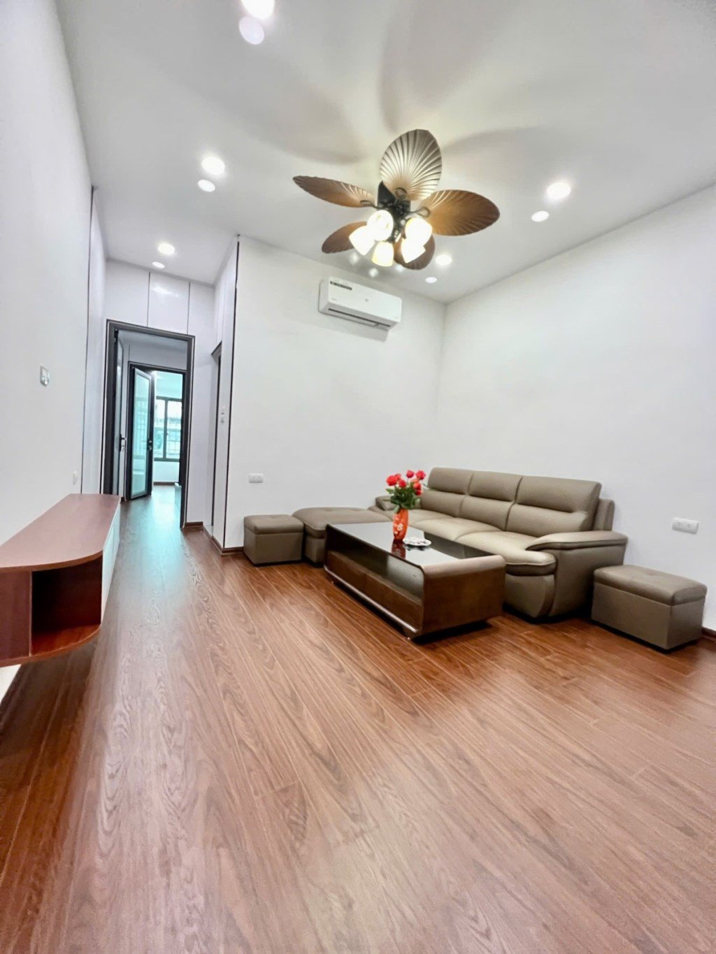 Bán nhà tập thể Dốc Thọ Lão, Hai Bà Trưng 50m² giá 3.45 tỷ - Ô tô đỗ, full nội thất!