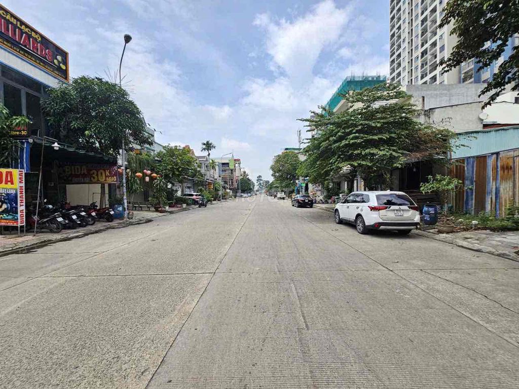 Đất nền đẹp tại Vincom 550, Dĩ An - 124.7m² giá 6.28 tỷ - Sổ hồng riêng