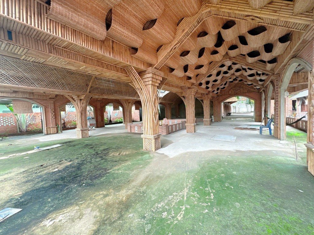 Cho thuê mặt bằng 2200m² tại Châu Thành, Bến Tre - Setup sẵn cho quán cafe hoặc khu du lịch