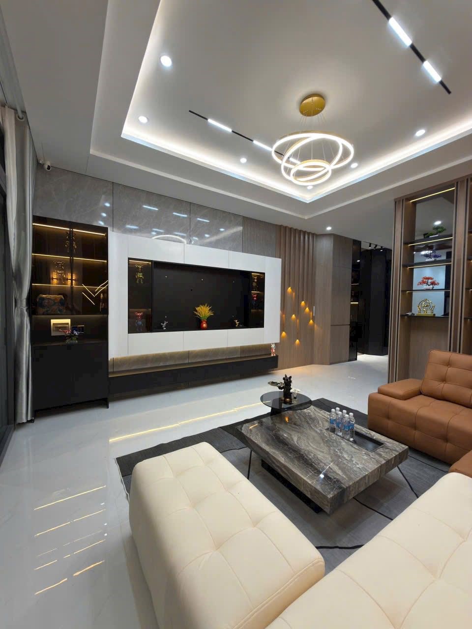 Nhà đẹp Phường Tương Bình Hiệp, Thủ Dầu Một 125m² giá chỉ 3.6 tỷ - Sổ hồng chính chủ, vào ở ngay!