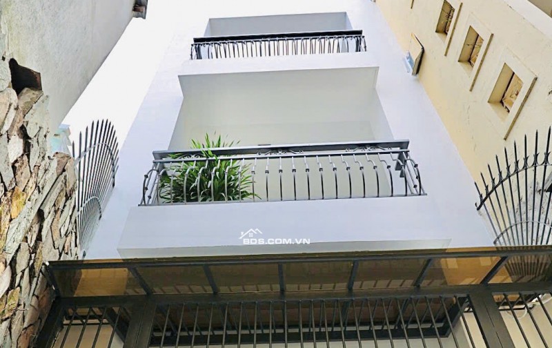 Bán nhà đẹp trung tâm Quận 1 - 275m² giá 24 tỷ - Nhà mới xây, dọn vào ở ngay!