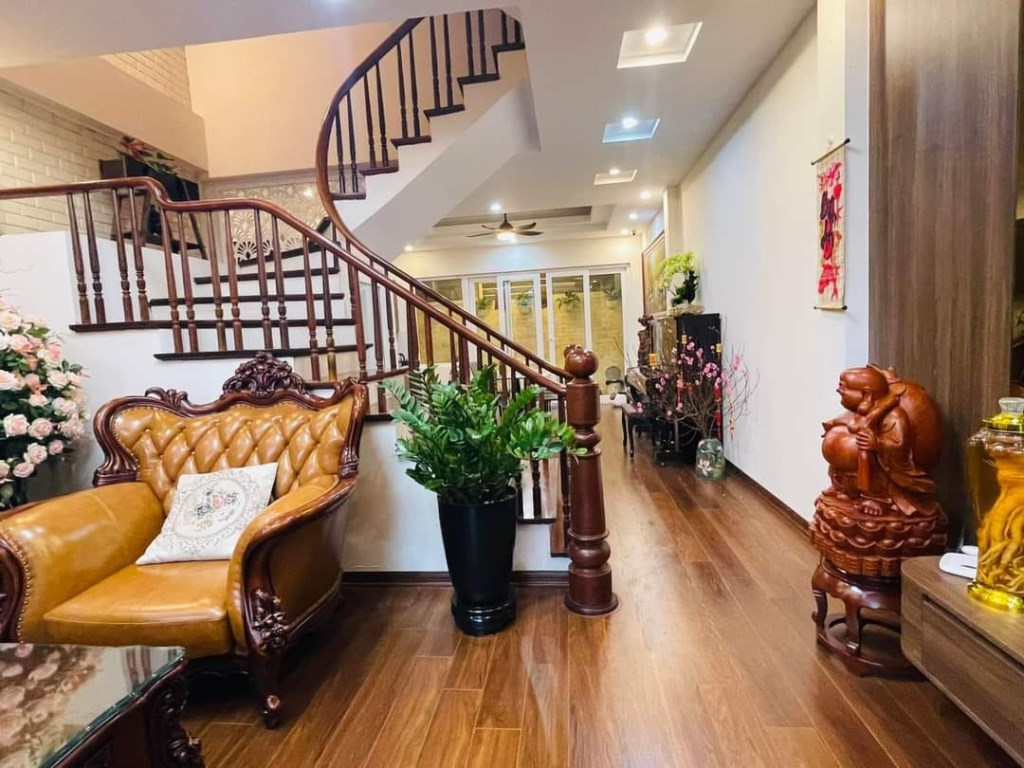 Bán tòa nhà mặt phố Trúc Bạch, quận Ba Đình, 98m², giá 89 tỷ - Đầu tư sinh lời ổn định!