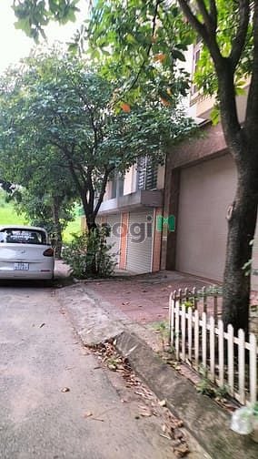 Nhà Phân Lô Lô Góc Thạch Bàn 505m² giá 33.1 tỷ - Thiết kế đẳng cấp, nội thất cao cấp!