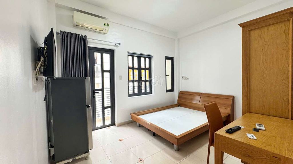 Phòng ban công 30m² giá 5.5 triệu - Full nội thất, an ninh 24/7