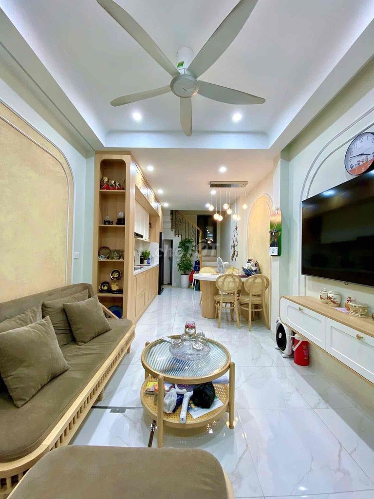 Nhà Pháo Đài Láng 36m² giá 9,6 tỷ - Mặt ngõ rộng thông kinh doanh