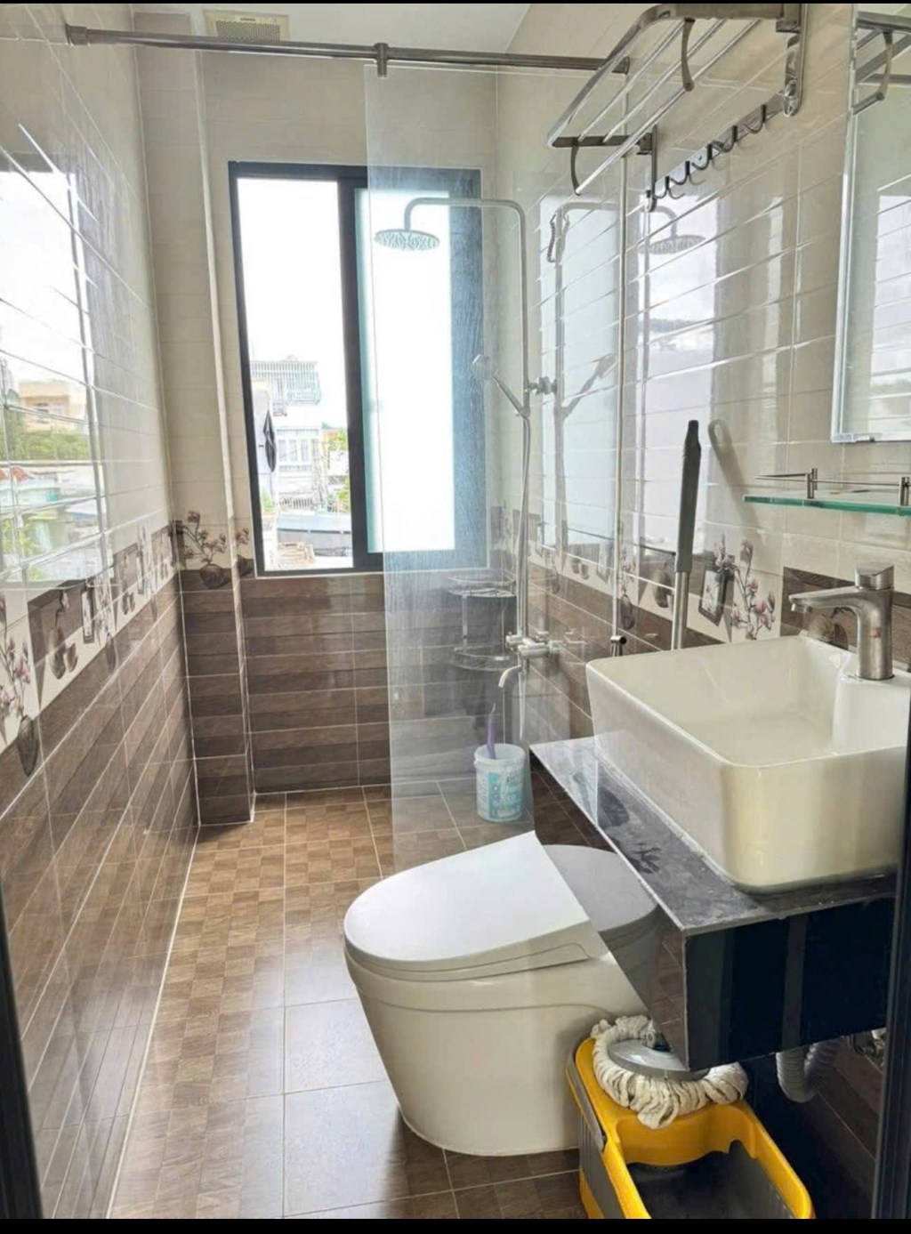 Nhà bán Vĩnh Hòa Nha Trang 70m² giá 4.5 tỷ - Không ngập nước, an ninh tốt!