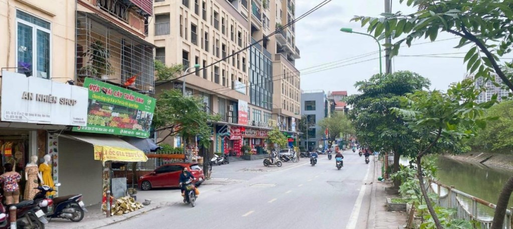 Nhà mặt phố Định Công 22m² giá 9.5 tỷ - Vị trí kinh doanh sầm uất!