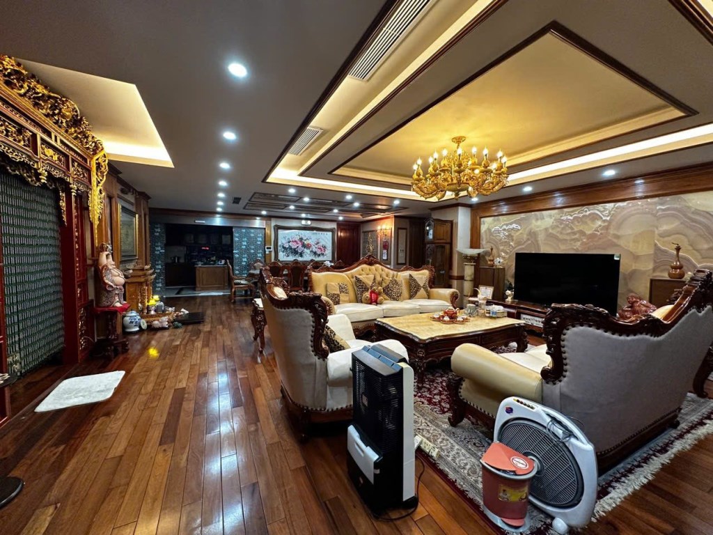 Căn Penthouse Cầu Giấy 306m² giá 25 tỷ - View toàn thành phố đỉnh cao!