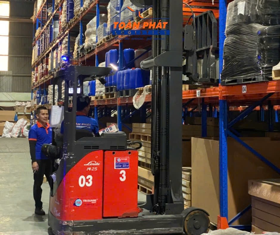 Cho thuê kho gần Quốc lộ 13, 500m² giá 40 triệu - Dịch vụ trọn gói, vị trí đắc địa!