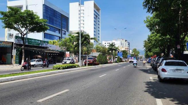 Đất vàng 200m² 2 mặt tiền trước cổng Đại học Kiến trúc Đà Nẵng chỉ 35 tỷ - Cơ hội đầu tư hiếm có!