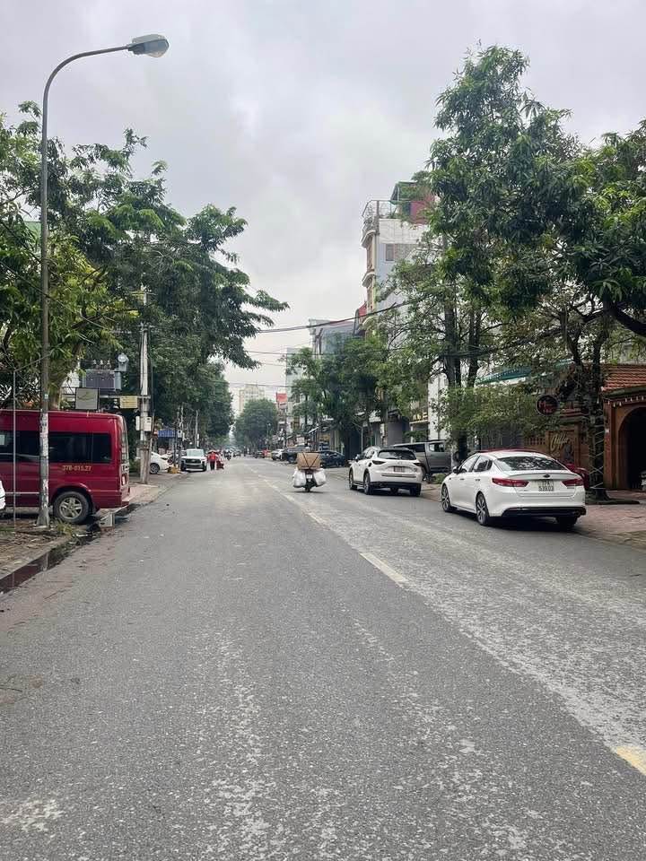 Bán nhà 4 tầng mặt đường Phan Chu Trinh, Đội Cung, 70m² - Kinh doanh sầm uất!