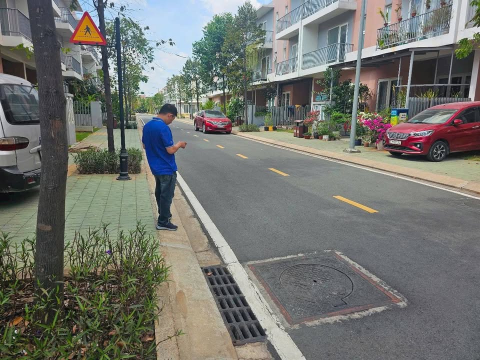 Nhà phố Dragon Village, Phú Hữu, Q.9, 90m² giá 8.1 tỷ - Sẵn sàng ở ngay!