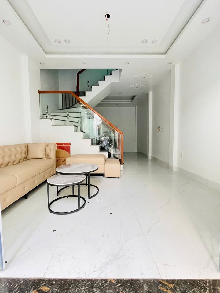 Nhà 3 tầng Kỳ Bá, Thái Bình 40m² giá 2 tỷ - Sẵn sàng vào ở ngay!