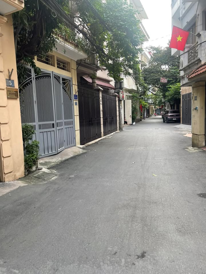 Nhà mặt tiền Ngõ Ô Tô Thanh Xuân 38m² giá 9 tỷ - Cơ hội đầu tư tuyệt vời!