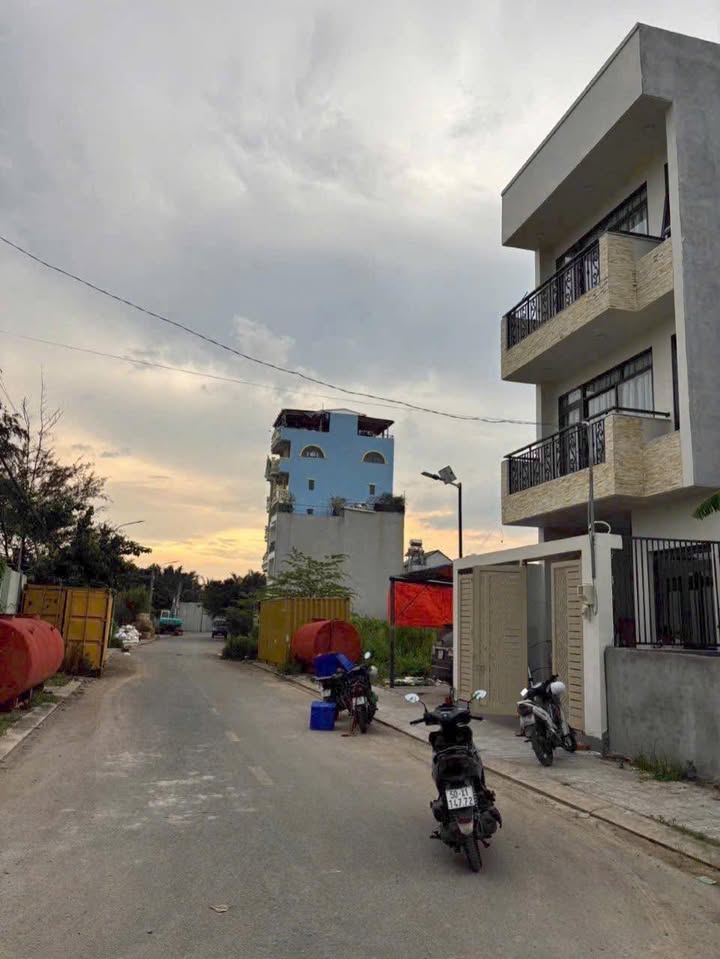 Đất nền KDC Vạn Phát Đạt 82m² giá 5.5 tỷ - Sổ hồng chính chủ, xây dựng tự do!