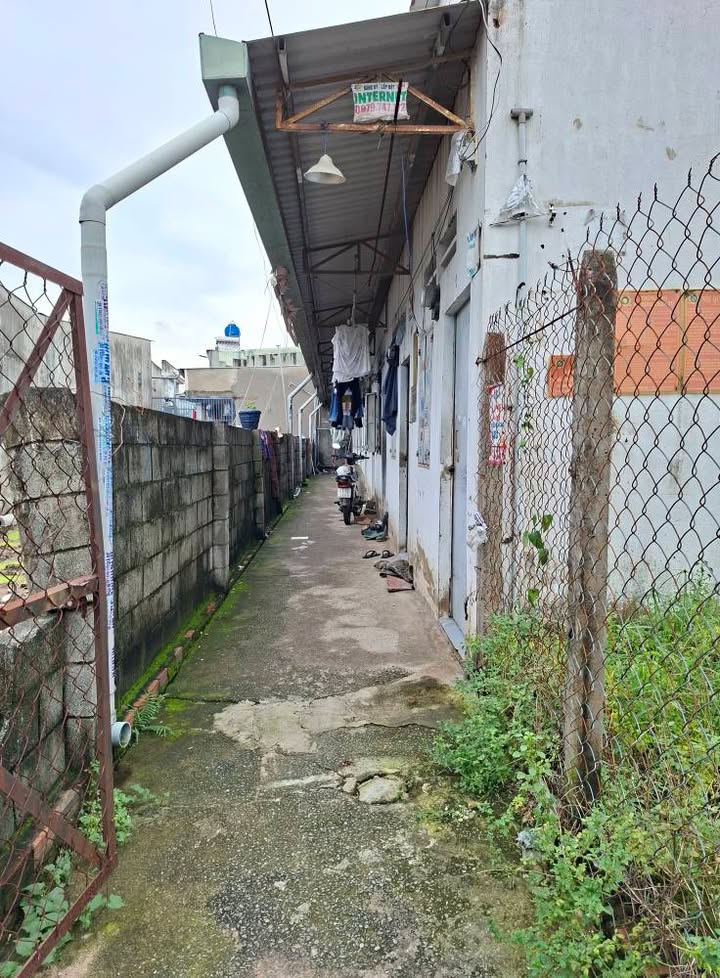 Dãy trọ 200m² tại đường Tô Vĩnh Diện, Dĩ An giá 8.2 tỷ - Đầu tư sinh lời ngay!