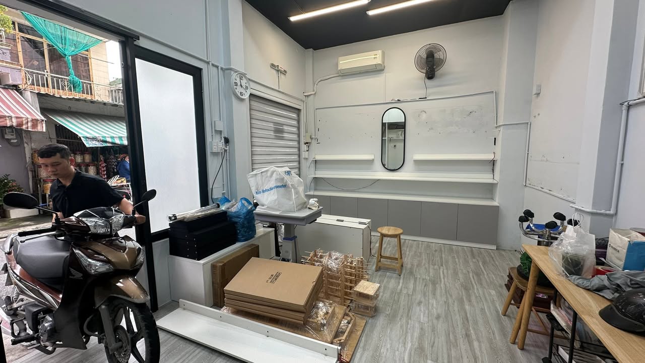 Mặt bằng kinh doanh cho thuê tại Bình Tân 21m² giá 5.5 triệu - Mặt tiền chợ sầm uất!