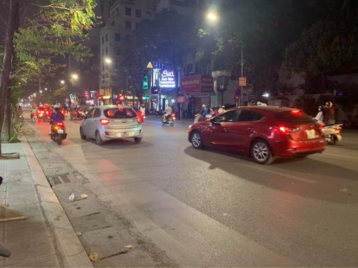 Mặt bằng kinh doanh Phố Huế Hai Bà Trưng 350m² giá 140 triệu - Đầu tư sinh lời ngay!