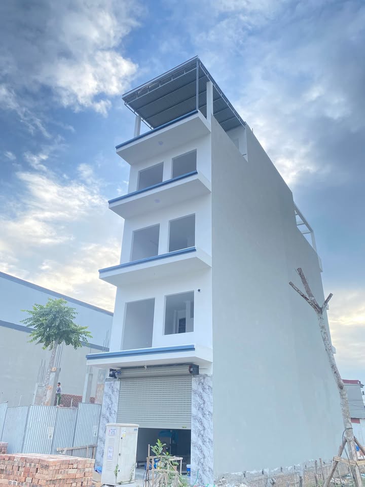 Cho thuê nhà tại phường Nếnh, Việt Yên, 100m² - Thang máy hiện đại, 2 mặt tiền!