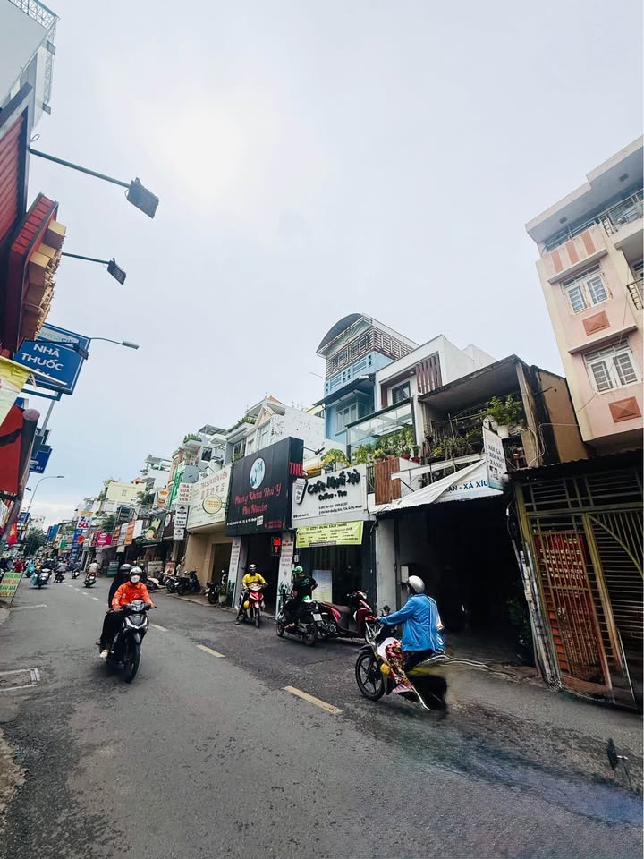 Nhà 2 mặt tiền kinh doanh đường Thích Quảng Đức, Q. Phú Nhuận 69m² - Đầu tư sinh lời ngay!