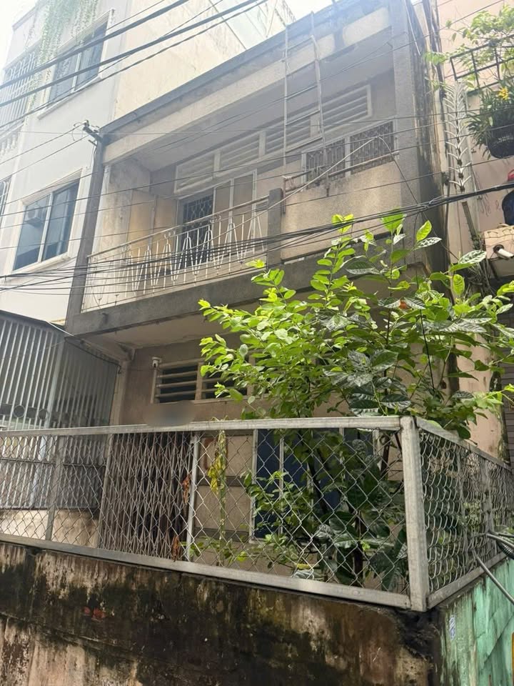 Nhà riêng An Dương Vương, Quận 5, 48m² giá 8.5 tỷ - Hướng Đông Nam, sẵn sàng xây mới!