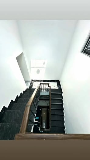 Nhà độc lập Hẻm 285 Miếu Hai Xã 74m² giá 3.79 tỷ - Sân cổng riêng biệt!