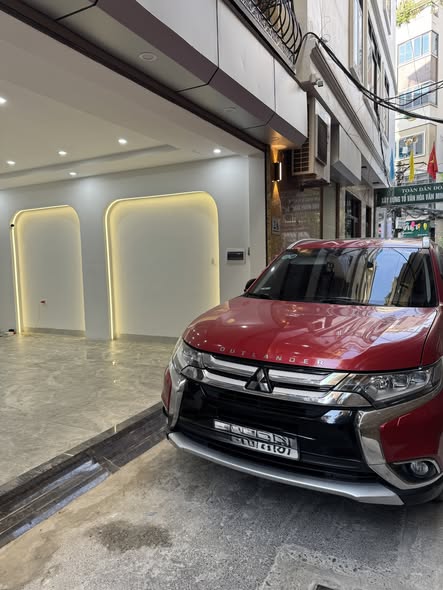 Bán nhà Nguyễn Ngọc Nại 40m², 7 tầng - Thiết kế hiện đại, ô tô vào nhà!