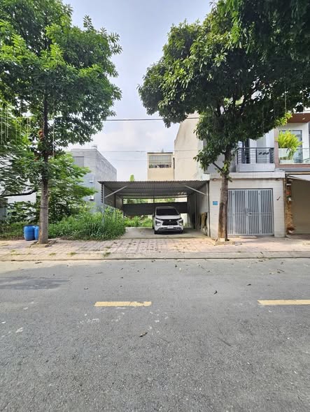 Đất thổ cư Tân Đông Hiệp 60m² giá 3.3 tỷ - Sổ hồng riêng, vị trí thuận lợi!