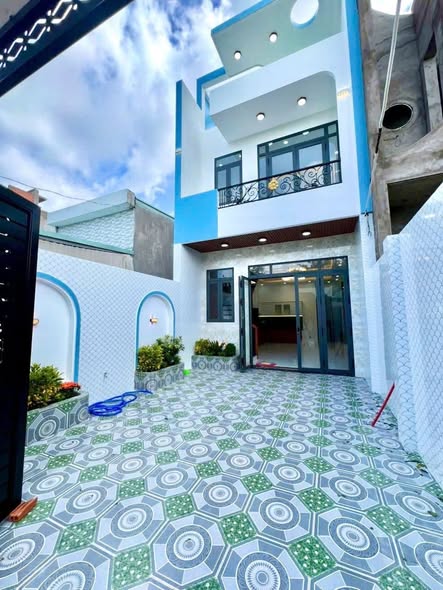 Nhà phố Cần Giuộc 100m² giá 2.7 tỷ - Chính chủ bán gấp!