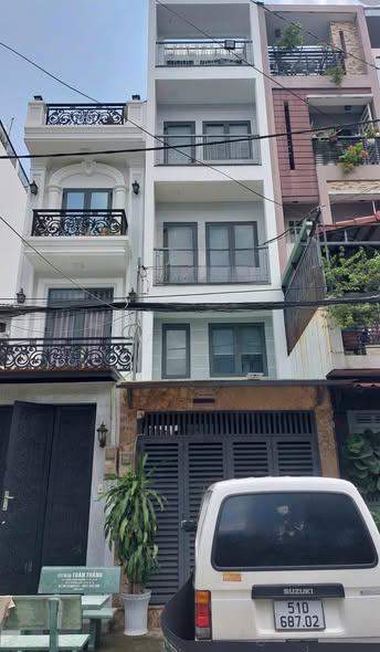 Nhà hẻm 10m Đường 3 Tháng 2, Q10 150m² giá chỉ 11.8 tỷ - Ô tô vào tận nhà!