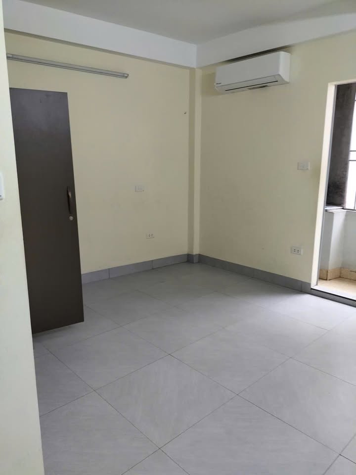 Phòng cho thuê tại Nguyễn Ngọc Vũ, Cầu Giấy 20m² chỉ 3.5 triệu - Dọn vào ở ngay!