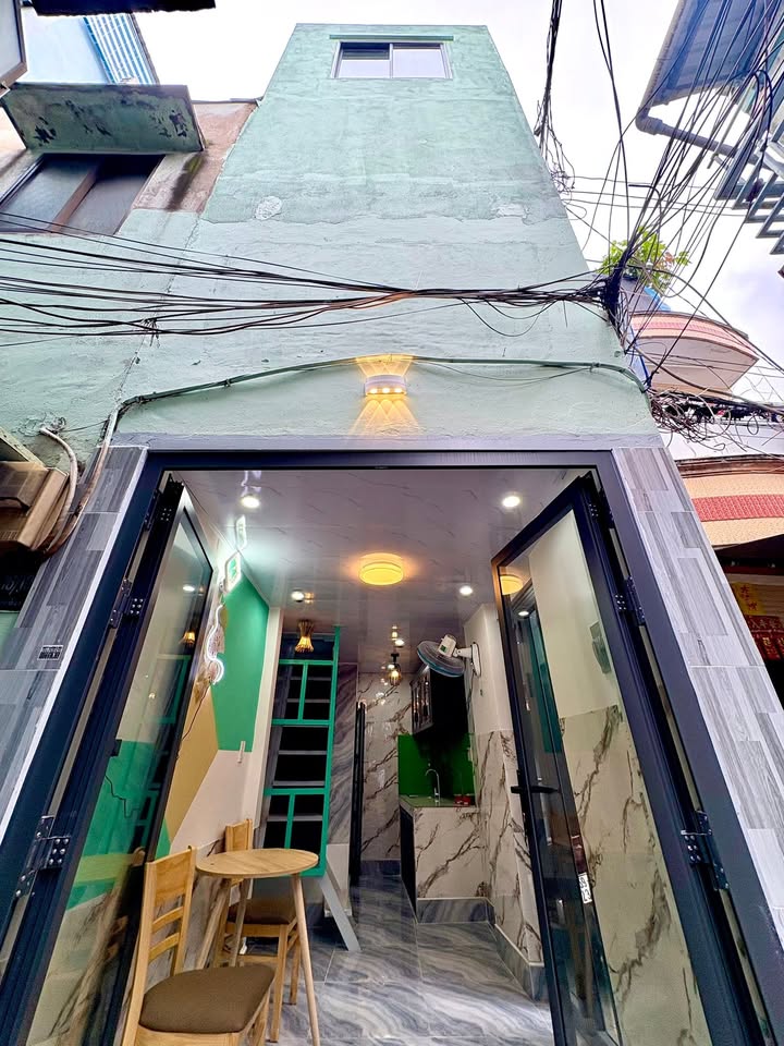 Nhà 3 tầng Lê Thị Bạch Cát Quận 11 chỉ 2 tỷ - Cơ hội hiếm có!