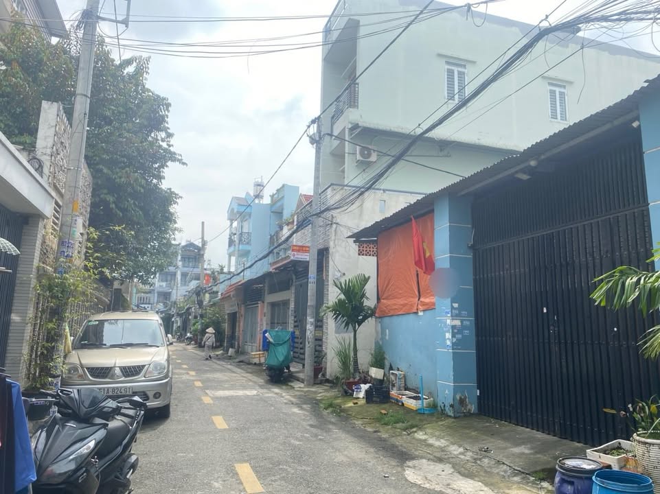 Warehouse mặt tiền TMT03, quận 12, 270m² giá 12.8 tỷ - Cơ hội đầu tư hấp dẫn!