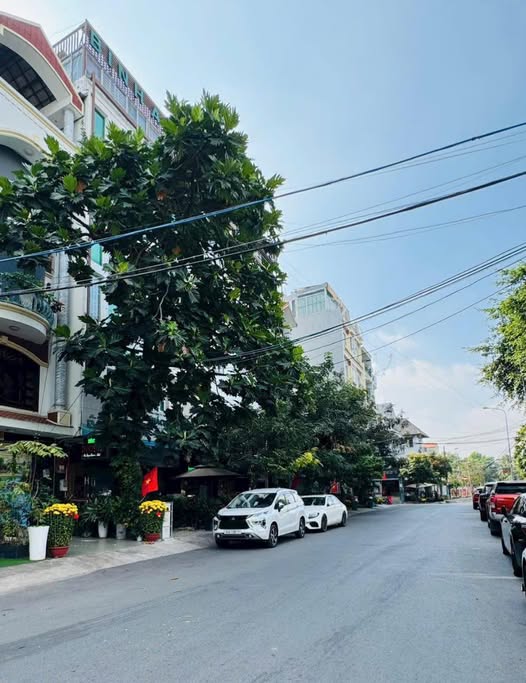 Biệt thự mặt tiền đường Trần Não, An Khánh, 188m² giá 62 tỷ - Đầu tư sinh lời ngay!