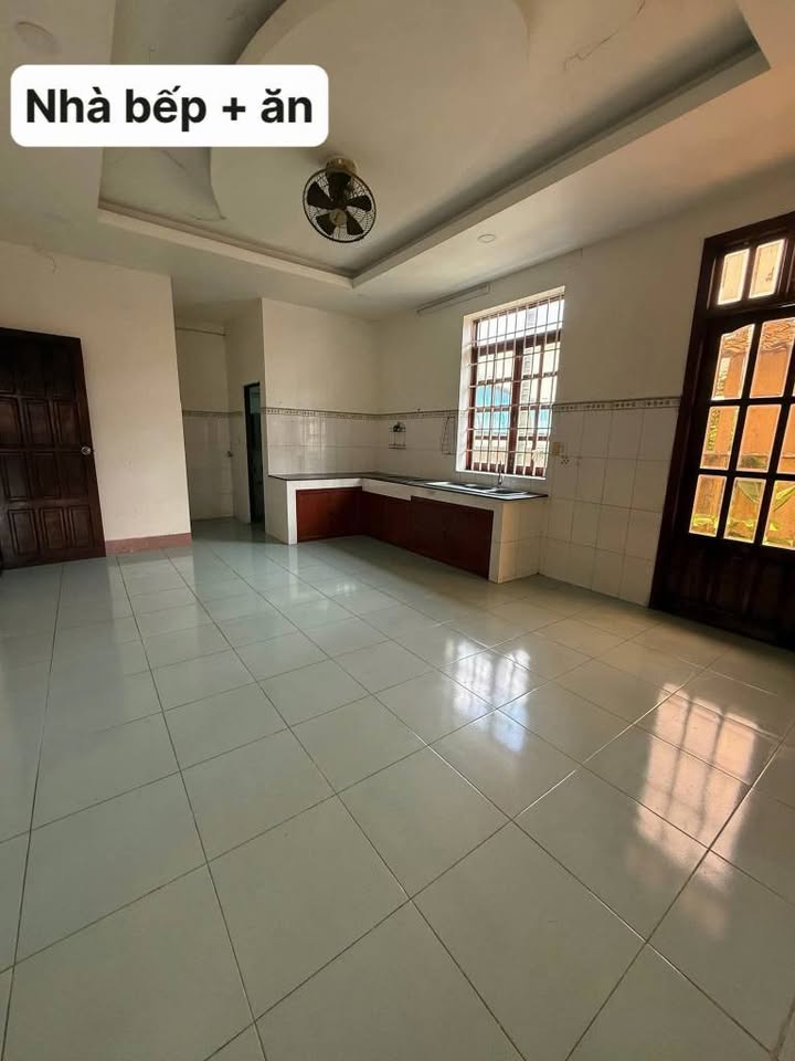 Biệt thự cho thuê mặt tiền đường Cây Da Xề, Dĩ An 450m² - Giá chỉ 15 triệu/tháng!