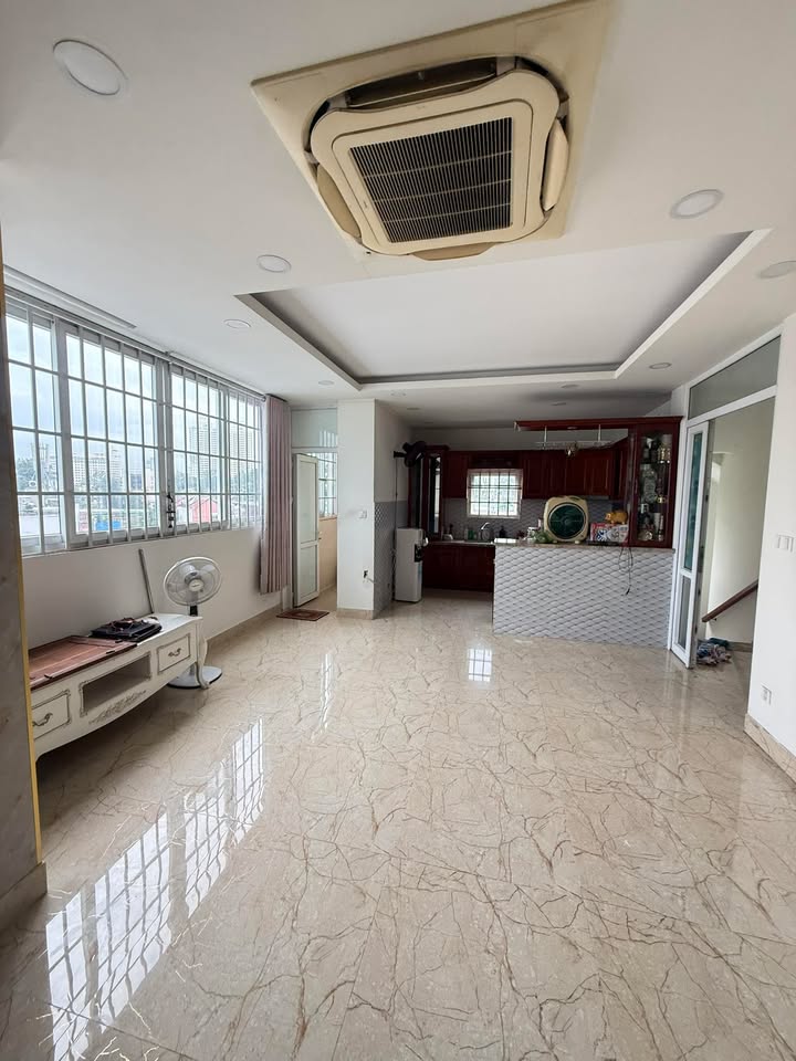 Nhà cho thuê đường Phó Đức Chính, quận 1, 80m² chỉ 35 triệu - Vị trí đắc địa gần chợ Bến Thành!