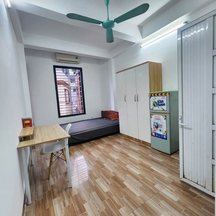 Phòng cho thuê tại 219 Nguyễn Ngọc Vũ, Cầu Giấy - Giá 4 triệu/tháng - Không chung chủ, cửa sổ thoáng mát!