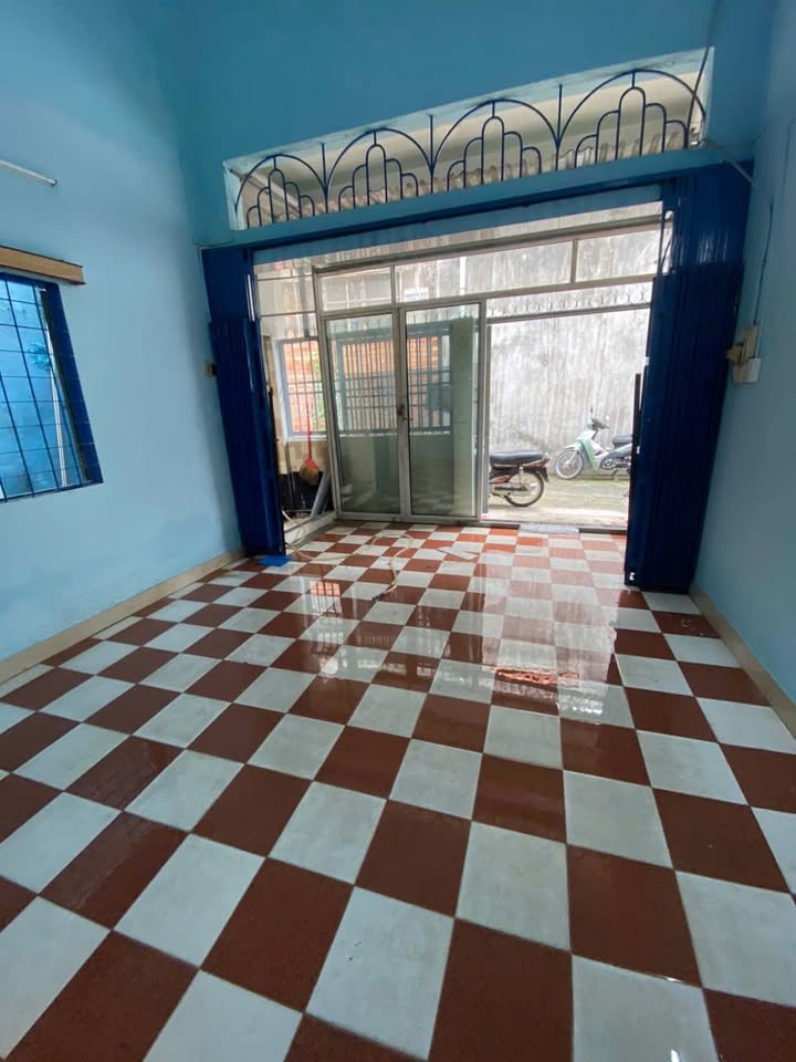 Nhà cho thuê hẻm Nguyễn Sơn, Tân Phú 70m² giá chỉ 8 triệu/tháng - Cơ hội không thể bỏ qua!