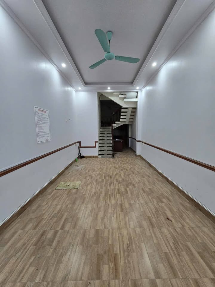 Nhà cho thuê 4 tầng mặt đường Bình Hàn, Hải Dương 50m² - Vị trí sầm uất, tiện kinh doanh