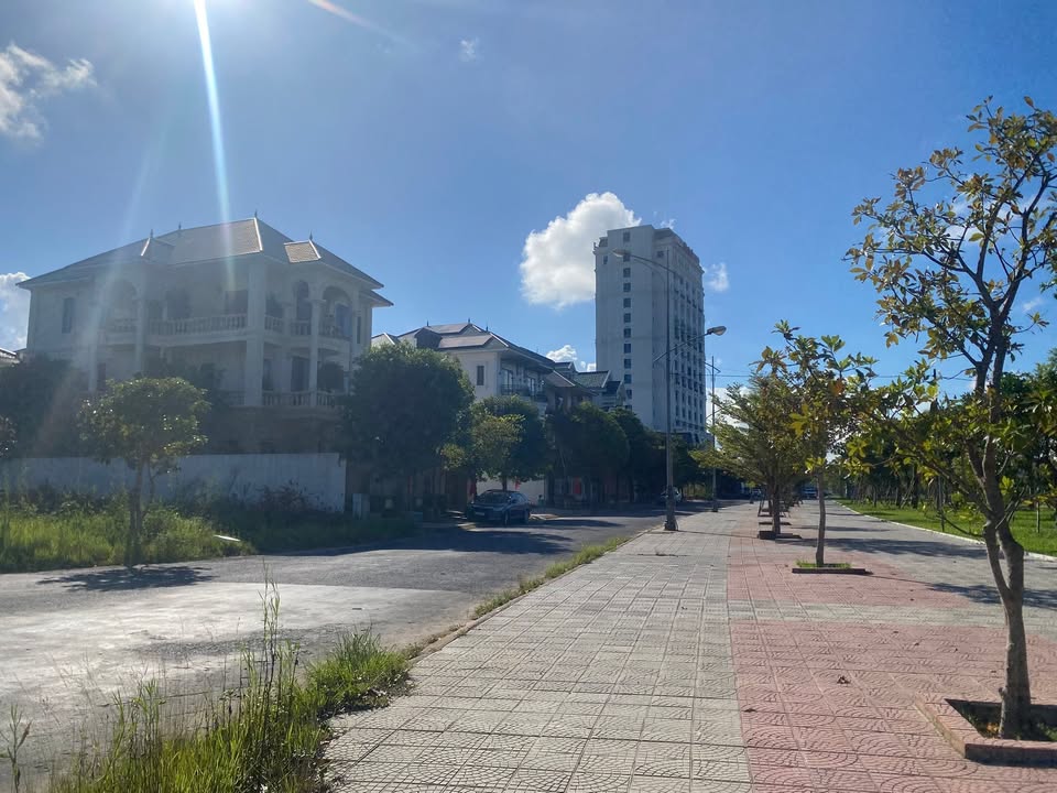 Đất mặt tiền đường Bạch Đằng, Nam Lý, 398m² - View sông và công viên tuyệt đẹp!