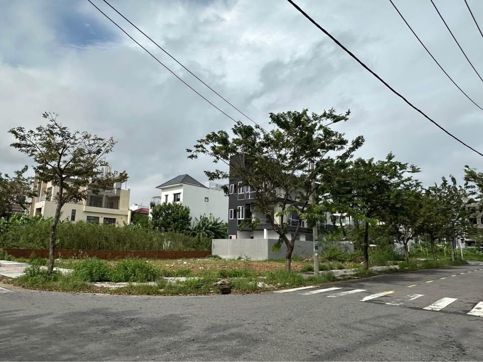 Đất Biệt Thự Hòa Xuân 594m² giá 50 tỷ - Lô góc 2 mặt tiền đẹp mắt!