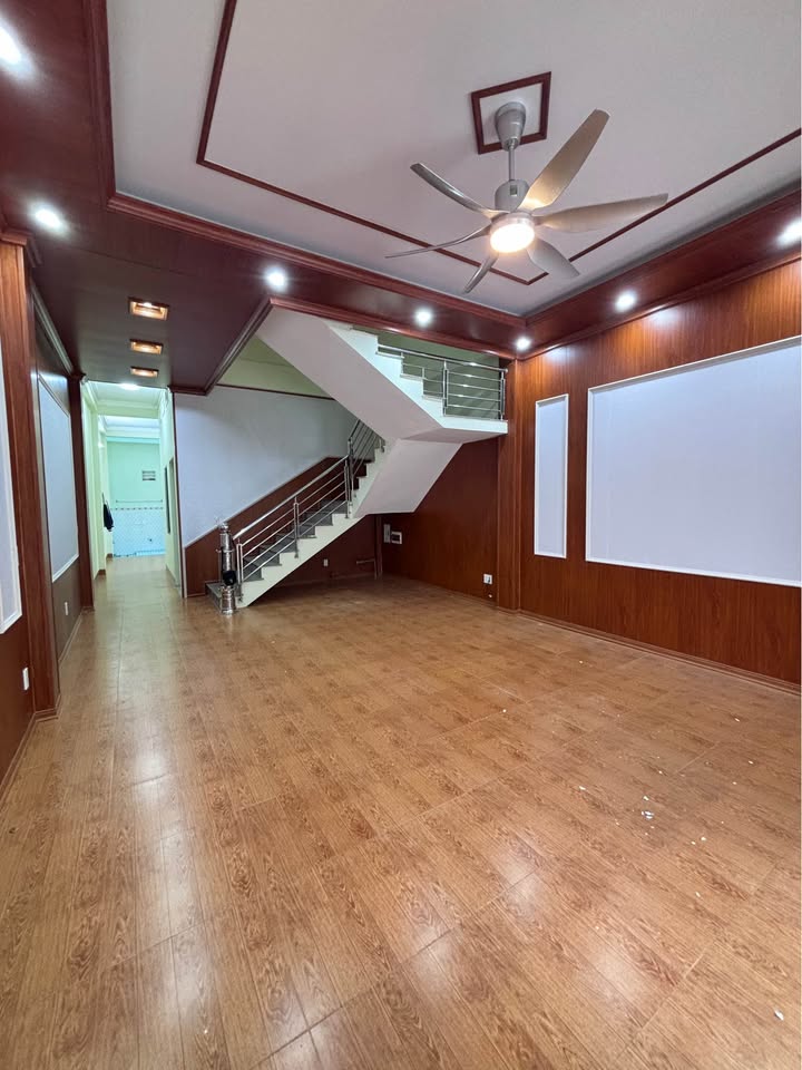 Nhà 3 tầng đẹp tại phường Đông Thọ, TP Thanh Hóa - Giá 4 tỷ - Vị trí đắc địa!